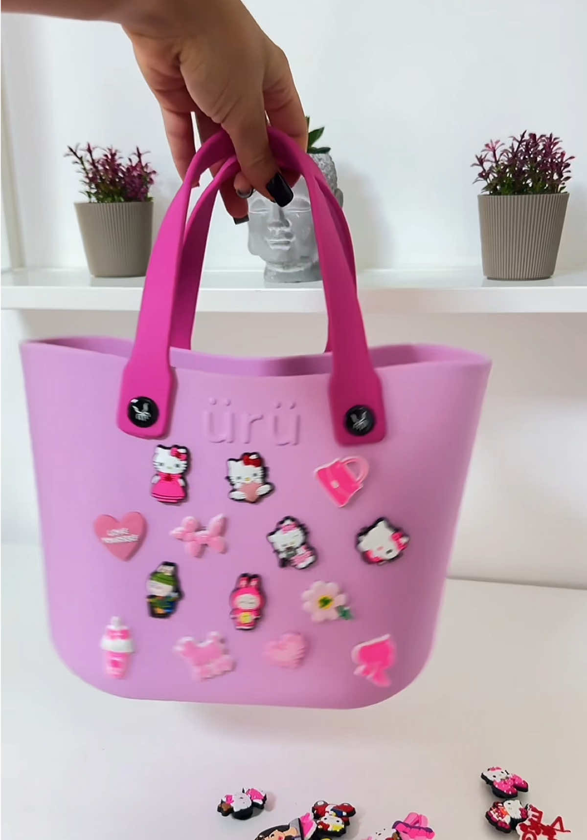 ✨ Discover ÜRÜ bags: elegant, practical, and customizable with our stylish charms! 👜💎 Add your unique touch and make your look shine ✨ #ürü #bags #charms #fashion #OOTD 
