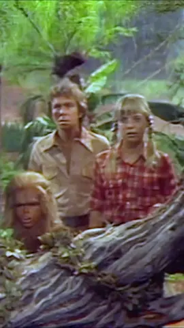 When you are already in the Land of the Lost, but then you literally lose everything you had, you are really lost. #landofthelost #oeloperdido #cultclassics #scifitv #retrotv