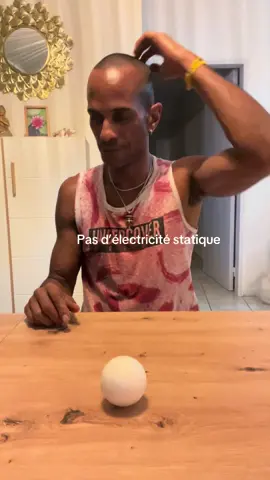 Il y a deux choses qui vont booster ta capacité à te connecter à l énergie des objets:1 la méditation et 2 ta capacité à maîtriser tes émotions 🙏🏽 plus tu progresses ces deux choses et plus ta capacité à te connecter aux objets augmentent! Et les objets ne se limite pas aux petites. Balle en polystyrène, le monde des objets est très vaste.😎 pour celui qui sait réfléchir …#telekinesis #meditation #witchtok  