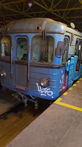 #ev3 #m3metro #fyp #subway #retrometro @H-START MÁV-Vasútak. 