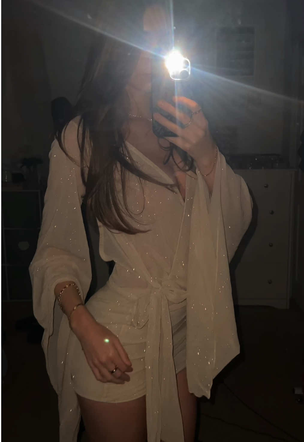 I literally can’t get over this dressss #dress #sparklydress 