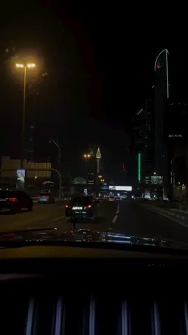 Dubai at night✨🌃 #creatorsearchinsights #dubai #tiktokviral #pourtoi  #emirates 