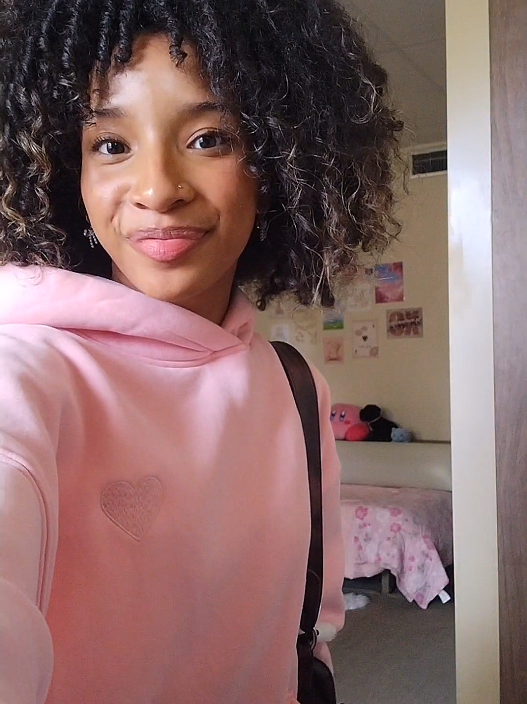 someone likes pink 🩷 #OOTD #fitcheck #outfitinspo #fyp #rainydayoutfit #xyzbca