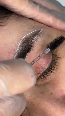 Vem fazer essa sobrancelha comigo ❤️ #sobrancelhasdesign #designerdesobrancelhas #sobrancelha #eyebrows #designdesobrancelhas 