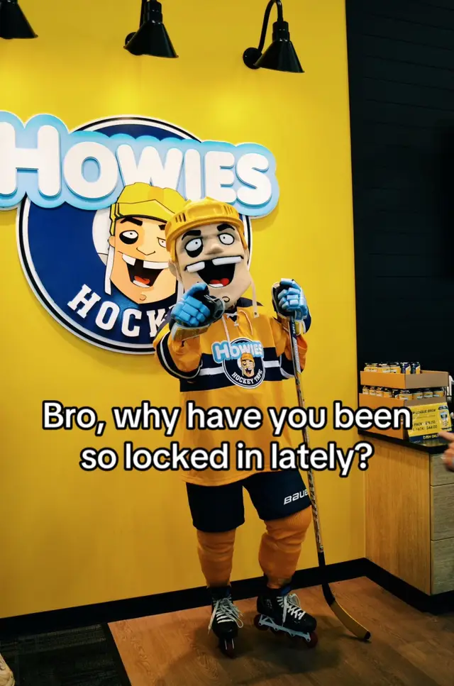 I’m taking Howies Hockey by 20 @Hungry Howies 
