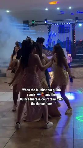 When the DJ hits that punta remix 🎶💃 and the Quinceañera & Court take over the dance floor 🇭🇳 #quinceañera #honduras🇭🇳 #austintexas #austinquinceñeras #lockharttexas 