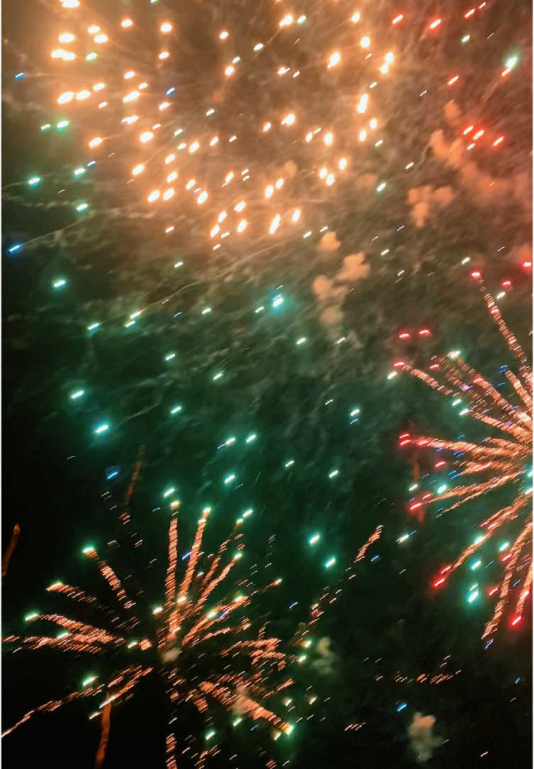 #fogodeartificio #fireworks #pirotecnia #espetaculo #showdetalentos #celebracao #fyp #viral #foryou #momentounico #incrivel #wow #magico #surpresa #pirotecniaCarlosOliveira 