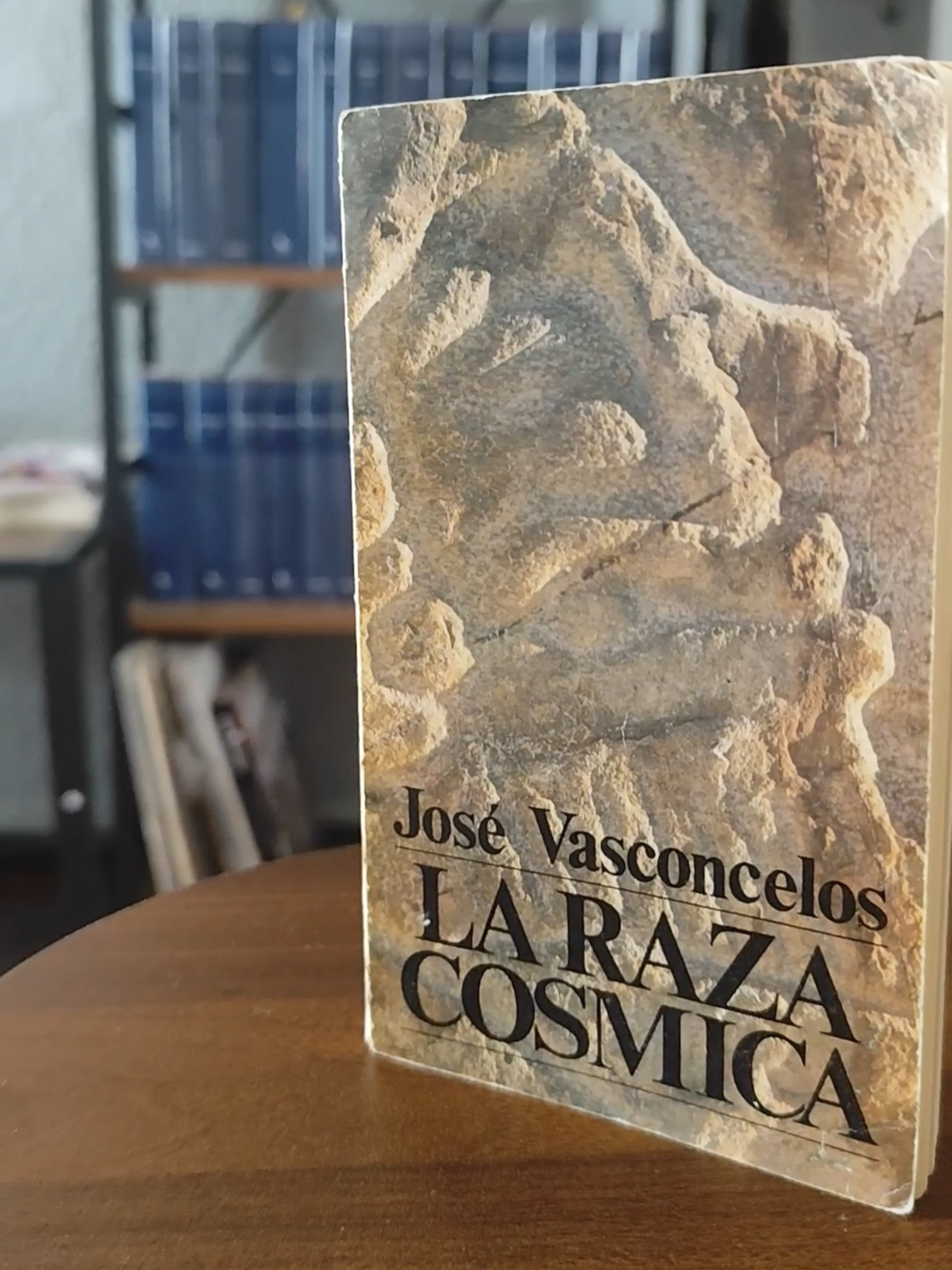 100 años de la Raza Cosmica - Aquí un poco del chismecito.  . . . . . . #filosofia #mexico #vivamexico🇲🇽🌎 #Vasconcelos #pensamientos #independencia #raza #mexican #sep #philosophy #identity