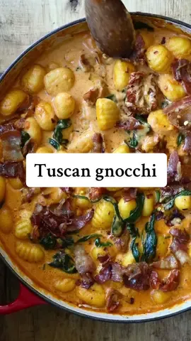 One-Pot Tuscan Bacon Gnocchi.   recipe link in bio  🥓😮‍💨This is the ultimate comfort food Creamy, ready in 20 minutes and made with only just a few basic ingredients. Minimal effort, maximum comfort. https://www.servingdumplings.com/recipe/one-pot-tuscan-bacon-gnocchi/ #gnocchi #onepotmeal #tiktokfood #yummy #bacon