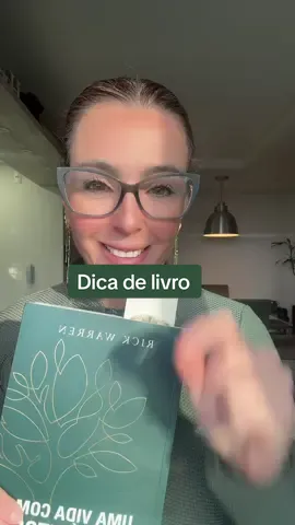 ✨ Se existe um livro que pode alinhar nossa caminhada com o coração de Deus, é Uma Vida com Propósito. Ele nos lembra que não estamos aqui por acaso — cada detalhe da nossa existência foi sonhado por um Criador que tem intenções eternas para nós. Essa leitura é um convite para sair do piloto automático e viver uma vida guiada pelo propósito divino, com clareza e direção. Se você sente que precisa de respostas para perguntas como “Por que estou aqui?” e “Qual é o sentido da minha vida?”, esse livro é uma chave poderosa. 🔑 🌿 Minha dica de hoje: leia com um caderno ao lado, ore sobre cada capítulo e permita que o Espírito Santo revele o seu propósito no Senhor. Quem aqui já leu esse livro? 👇 Conta nos comentários o que mais marcou você! #umavidacomproposito 
