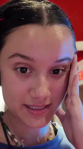 así grabamos con mis amigas parte de las voces de amarillo🌻❤️ quisieran ver más del proceso??