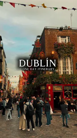 Dreaming of visiting Dublin? 🇮🇪✨ We’ve put together a full itinerary to help you make the most of the city. Save this post so you can use it when planning your trip 😉🍀 Follow @unosviajerosdelmundo for more routes, travel tips, and inspiring adventures ✨✈️ 🇪🇸¿Pensando en viajar a Dublín? 🇮🇪✨ Hemos preparado un itinerario completo para que disfrutes de la ciudad sin perderte nada. Guarda este post y tendrás la guía perfecta cuando organices tu viaje 😉🍀 Síguenos en @unosviajerosdelmundo para más rutas, tips y viajes inspiradores ✨✈️ #Dublín #ViajarADublín #ItinerarioDeViaje #ViajarEsVivir #europatrip 