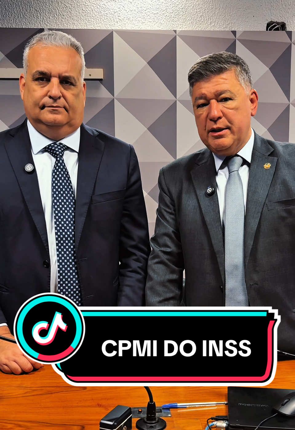 A CPMI do INSS segue avançando com firmeza no seu trabalho. Hoje, em sessão extra, tomamos decisões fundamentais para aprofundar as investigações e garantir transparência ao povo brasileiro.  Aprovamos a convocações de familiares e sócios de Antônio Carlos Camilo, o Careca do INSS, e de Maurício Camisotti.  Não aceitaremos qualquer forma de blindagem. Nosso compromisso é claro: proteger os aposentados e pensionistas que foram vítimas desse esquema criminoso e revelar quem se beneficiou dele.  A verdade precisa ser mostrada ao país, e a CPMI seguirá atuando com independência, responsabilidade e coragem.