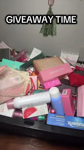 GIVEAWAY TIME! #giveaway #free #followme #pr #fyp 