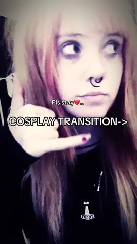SORRY REUPLOAD .. um..first flopped . . . #mangle #fnafmovie #fivenightsatfreddys #halloweencostume #fyp 
