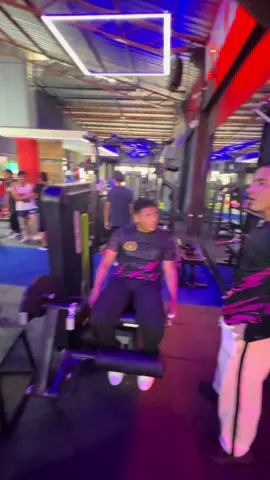 Un Zorro musculoso???🤣🤣🤣 Ya saben #ElZorro entrena en Viking's Fitness Club el Gym más pepa de Naranjal.#gym #humor #viral #gymhumor 