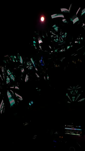 Con lại nhớ mẹ nữa rồi. #EMPIRECLUB #fyp #nhachaymoingay #nhactamtrang #giaitri 