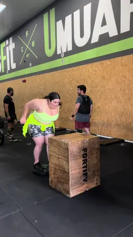 Às vezes, a vida coloca pausas que a gente não gostaria. Depois da minha lesão no tornozelo, meu processo de emagrecimento foi interrompido e cheguei a pesar 135kg. Foi um período difícil, mas também um momento de aprendizado sobre paciência e resiliência. Foi então que conheci a VOY, uma empresa que chegou para realmente me ajudar com o meu processo de emagrecimento. Ela me conecta a médicos credenciados, corpo clínico e nutricionistas. E se para o seu caso for indicado medicação, eles gerenciam a entrega para sua casa com frete gratuito. Com a @Voy , meu emagrecimento ganhou leveza, praticidade e acompanhamento seguro. Mais do que um tratamento, é ter suporte e confiança em cada etapa 🧡   *publicidade*  #publi #publipost #emagrecimento #processodeemagrecimento #perdadepeso    