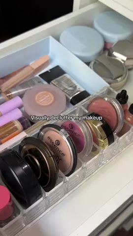 Visually decluttering my makeup collection😌 decentering brands and making my space so beautiful. I used my DIY goo gone (baking soda + mineral oil) to remove the glue residue and print on the compacts. For the stubborn print, I used acetone. I prefer this to covering up words because I like to see the color of the makeup! Would you try this? #visualclutter #removinglabels 