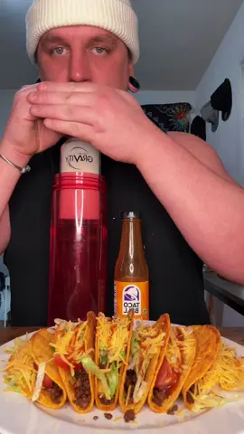 Taco geebs for lunch #munchies #milky #viral #lunchtime #fyp 