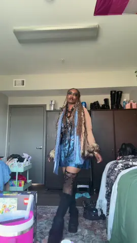 i love switching up my style for a day #alttiktok #blackalt #OOTD #altfashion #punk 