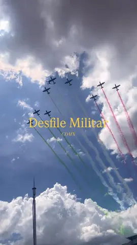 Hoy la ciudad se llenó de música, banderas y orgullo 🇲🇽✨ Ver el desfile del 16 de septiembre siempre pone la piel chinita. #16DeSeptiembre #VivaMéxico #DesfileMilitar #FiestasPatrias #OrgulloMexicano