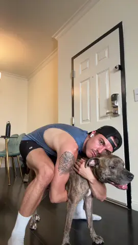 Sometimes u just gotta squat on da dog #weezy #pitbull 