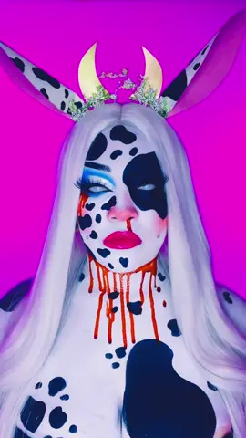 🩷Love a Cow Print🩷 #halloween #cow #facepaint #cowmakeup #explore   