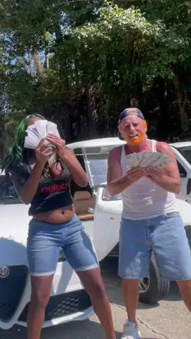Yk Auntie & Jelly Gang KUSHINGTON HALLOWEEN COUPLES COSTUME KICK OFF 