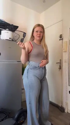 elle veut pas que je la filme #france🇫🇷 #pourtoi #ophelie #wizzi #amien 