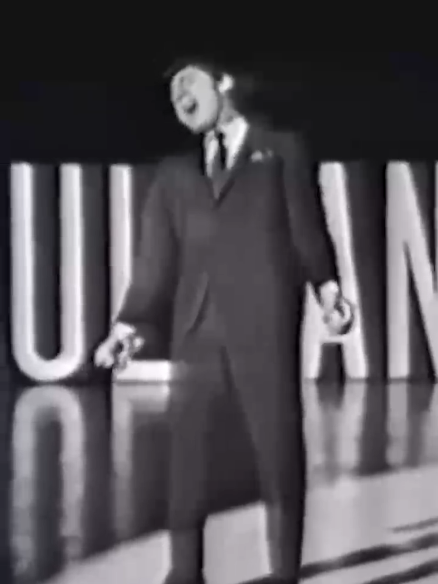 Just clearing my throat 🥱 #paulanka #vocals #singing #50s