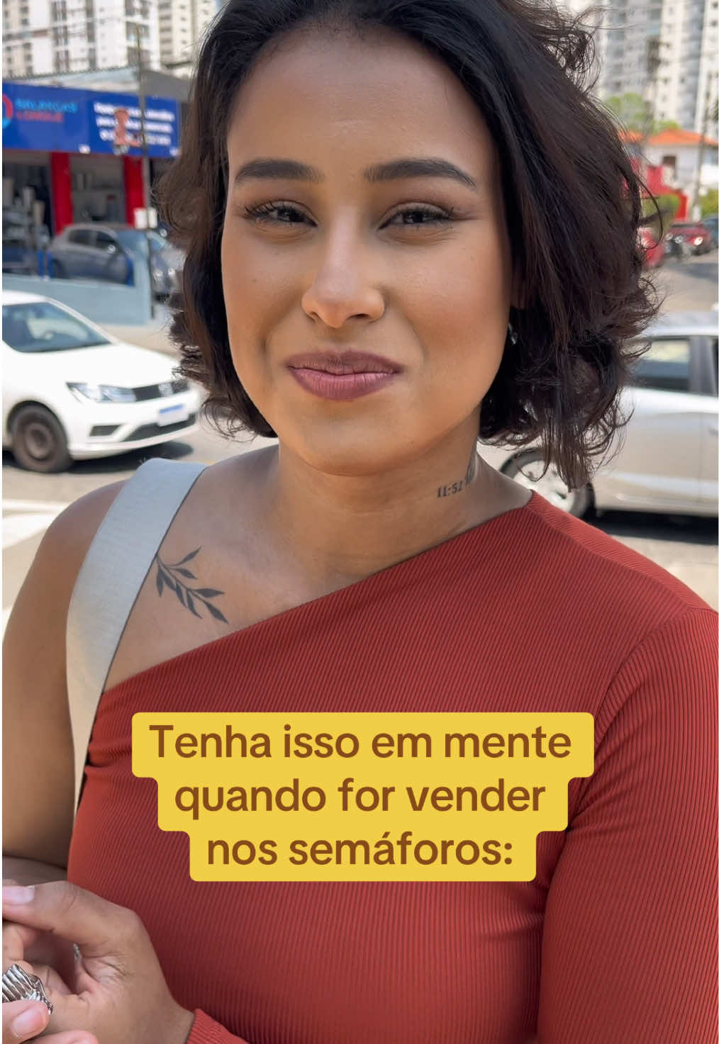 Pense, reflita sobre isso quando for começar a vender nas ruas. Tenha claro que é um meio e não um fim, vender nos semáforos, produzir, tudo isso é muito exaustivo e um dia que você falha, não tem faturamento. Então já vá pensando em investir em algo que lá na frente, possa rodar sem você! #vendasnarua #rendaextra #empreendedorismo #dinheiro #mentalidademilionaria 