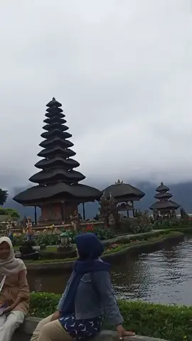 #balivacation  #puraulundanuberatan  #bedugulbali  #semakintuasemakinbahagia  #fyppppppppppppppppppppppp 