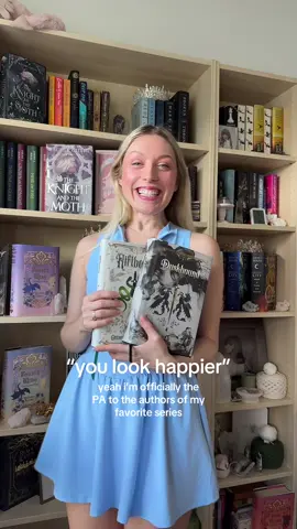 plot twist: i’m no longer just a reader of my favorite series, i’m now the PA for the incredible duo who wrote it!! @GrenwichandLennox honored doesn’t even begin to cover it 💖🐍🗡️ #BookTok #bookgirlies #bookish #romantasy #romantasybooks 