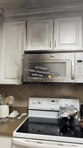 It was so scary…I’m sharing now because we are safe and to remind everyone to be safe in the kitchen😭😭😭😭  #kitchenfire #greasefire 🔥🔥🔥