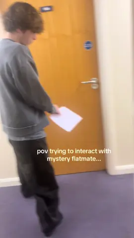 hi if u see this we wanna be friends pls #uni #universityofsunderland #freshers #flatmates