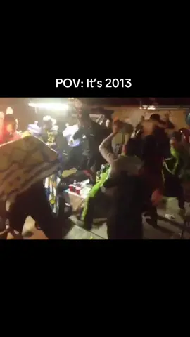 Yall remember the Harlem shake?! What a time 😂comment if you can relate 👇 #2013 #harlemshake #throwback #trend