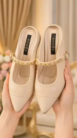 jangan cuma diliatin beb! langsung co payment aja deh 😍💖👀 #sepatusandal #flatshoes #sepatuslipon #rowey #sepatuwanita 