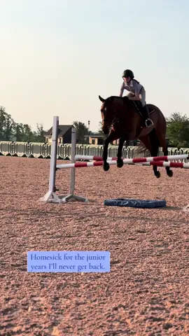 With finals season coming up I’ve been missing this like crazy which is funny cause I was so ready for it to be over.☹️☹️