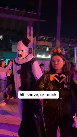 Know before you go to Halloween Horror Nights in Hollywood 👻 Thank you so much @Universal Studios Hollywood @Halloween Horror Nights for hosting me, I had so much fun 🖤 #UniversalHHN #halloweenhorrornights #genzmarketing