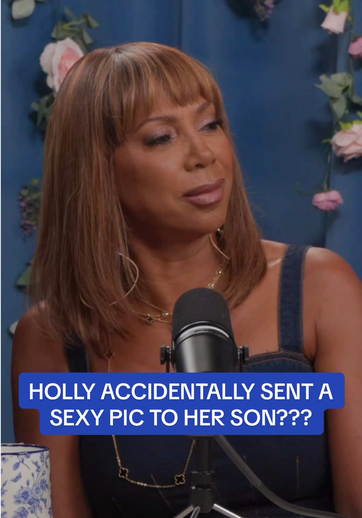 that was a close one 😅 @Holly Robinson Peete @ravensymone @miranda v. pm #wrongnumber #therapy #awkward 