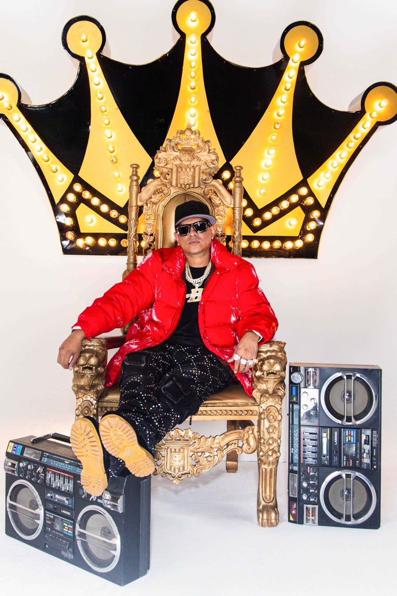 Legendary el último tema de mi Álbum ✍️ me gustan los retos y por eso hice este tema Trap, mi versatilidad me define… Mamen el trono que yo soy un REY 🤴 el mejor de todos los tiempos por LEY 🔥 POV: Si no me sirve el Plan A yo soy Maldy siempre voy a tener un Plan B 🕹️ 👑 #trap #aquisevinoaperrear #LIVEIncentiveProgram #LIVEStory #PaidPartnership 