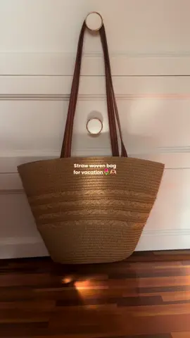 2025 New Style Large Capacity Straw Woven Bag Women's Vacation Beach Bag Handheld Tote Bag