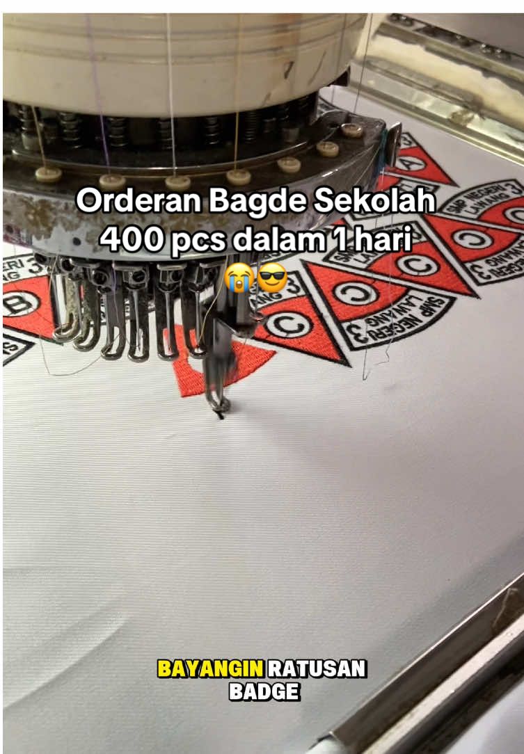 “Pesanan badge bordir ratusan atau ribuan pcs?🚀 Tenang, bordir tetap RAPIH + CEPAT + BERKUALITAS 💯” Yuk yang mau tau lebih lanjut, bisa hubungi admin ya 😊 📲 0813 3328 3116 #bordirkomputer #bordir #embroidery #jasabordir #bordirmalang 