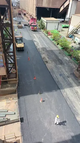 proses perbaikan jalan PT iwip 