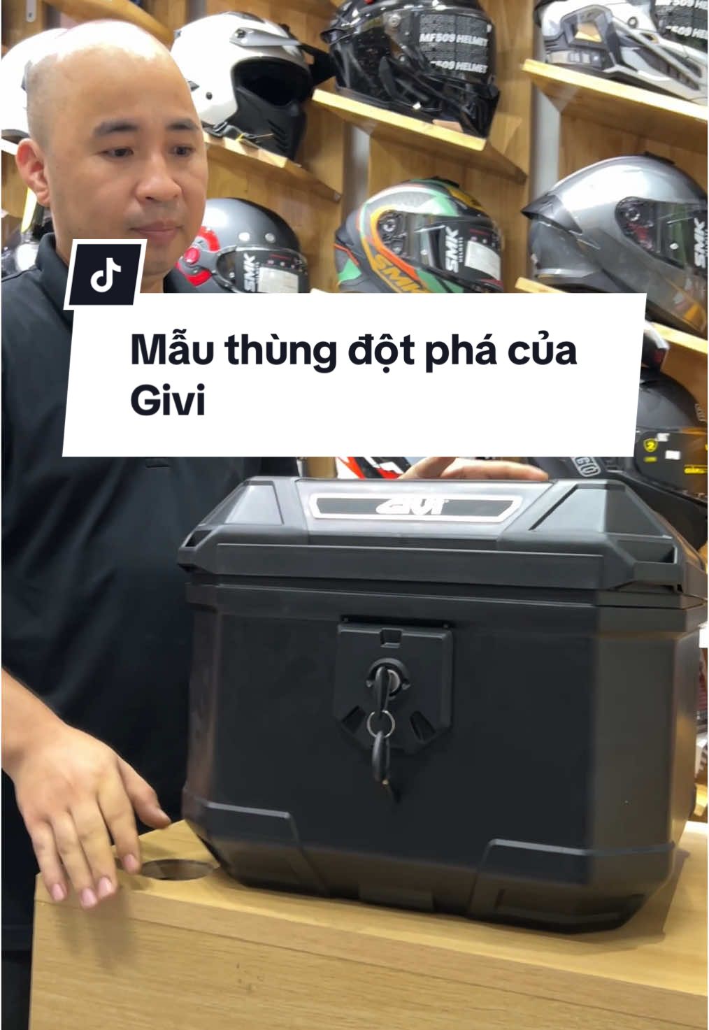 Mẫu thùng xe máy mang tính đột phá của Givi vừa có mặt tại Việt Nam - U37N #givi #thunggivi #thungxemay #u37n 