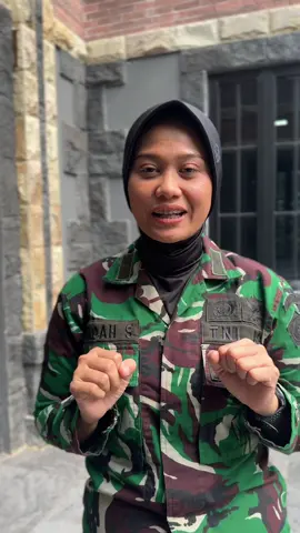 Tetap semangat. . . . #tni #tniindonesia🇮🇩 #papktni #secapa #perwiramuda #bintara #tamtama 