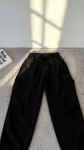 Celana cargo paling nyaman buat aktivitas outdoor & daily look 👖🔥 #CelanaCargo #CargoPants #KoreanStyle #OOTDPria #stylepria 