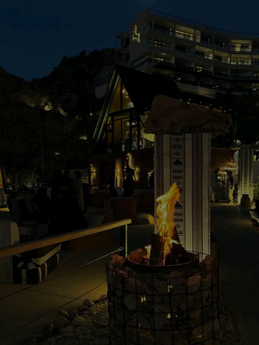 مكتفي بك ومابقلبي لغيرك مكان ..  .. أنتي الحب كله علني ماخلا  لك مكانٍ بصدري لو يطول الزمان ..  .. ماحدٍ يستحله بين كل الملا#شيلات #قوالب_ساري #اكسبلور #اكسبلورexplore #CapCut 