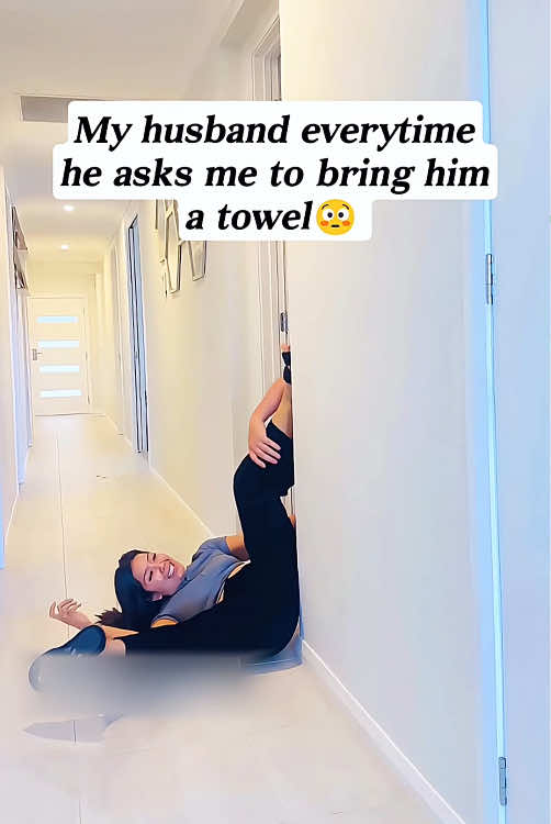 When your husband asks you to bring him a towel 😅🤭#fyp #funny #prank#scare #couple #husband #scary #funnyvideos 